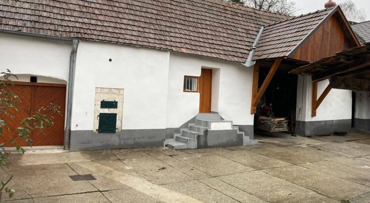 Eingang Hofladen vor dem Umbau